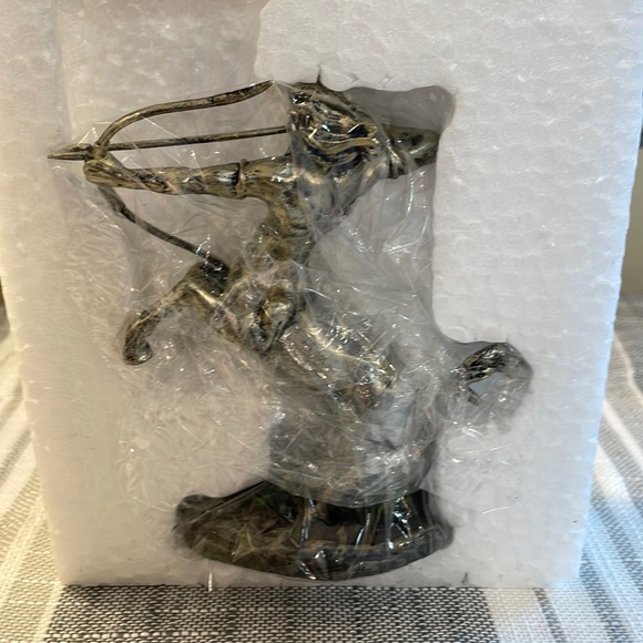 Harry Potter - Firenze the Centaur Statue from The Wizarding Trunk - Picture 5 of 5